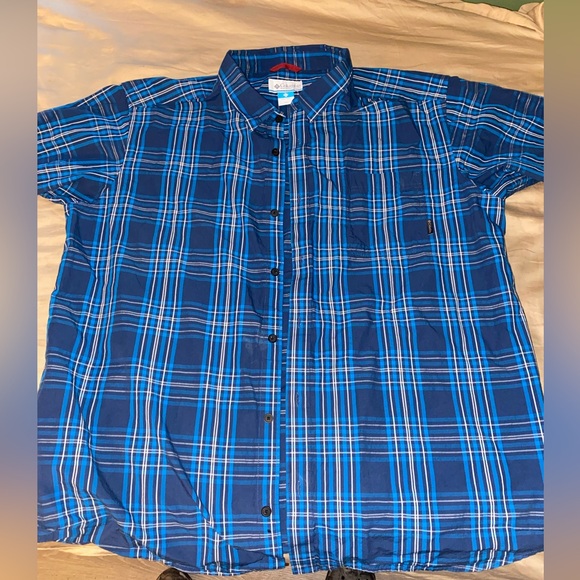 Columbia blue button down. Size 2XL - Picture 2 of 5